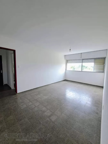 Apartamento En Venta 2 Dormitorios, 1 Baño- Callao- Pérez Castellanos