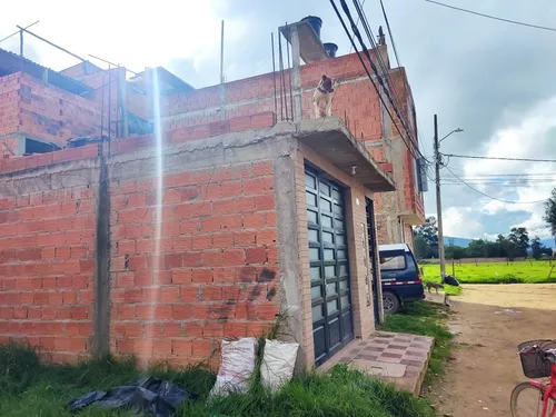 Casa Local Primer Piso Con Licencia Para Segundo Piso