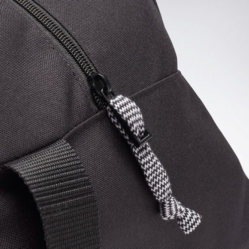 Imagen 3 de 4 de Bolso Reebok Deportivo Gym Tech Style Grip 32 L / Stgo Boxer