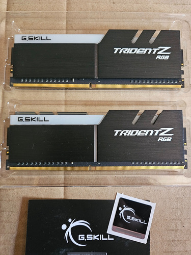 Pack X2 8gb Memorias Ddr4 G.skill Tridentz Rgb Cl18-22-22-42 (Usado)