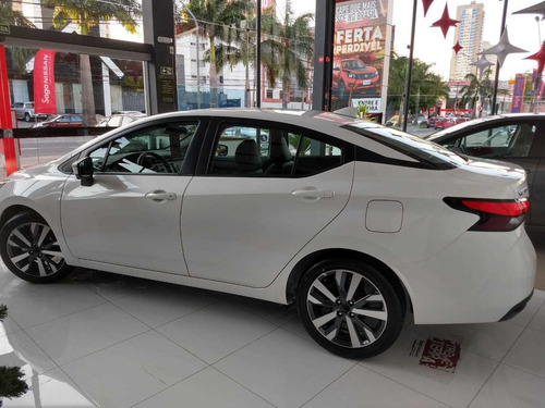 Imagem 4 de 12 de Nissan Versa Exclusive 1.6 (flex) (aut)