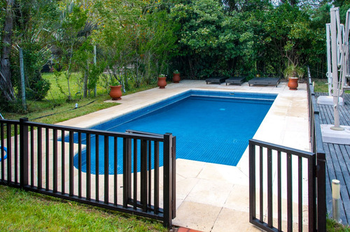 Casa En Venta De 7 Dormitorios En Playa Mansa
