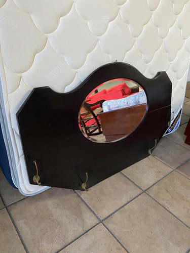 Espejo Biselado Antiguo Con Madera Y Perchero. Importado