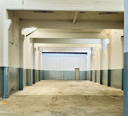 Imagen 7 de 14 de Gran Galpón De 354 M2 Cub. En Venta, En Ituzaingó Centro