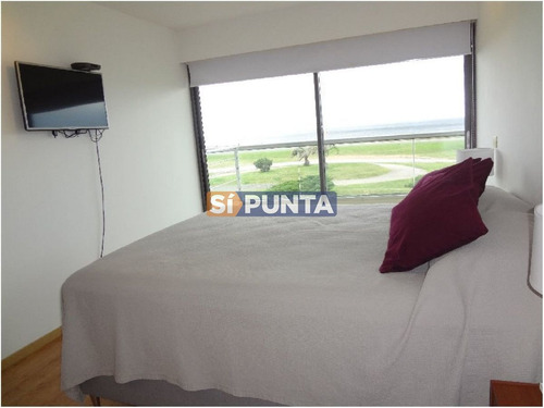 Imagen 5 de 16 de Apartamento De 3 Dormitorios Y Dependencia, Playa Mansa