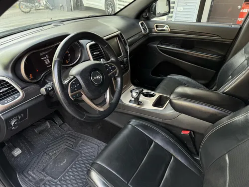 Jeep Grand Cherokee 3.6 Limited Lujo V6 4x2 At