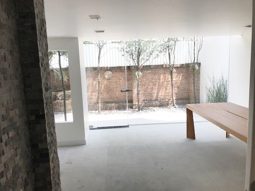 Lomas De Bezares, Calle Moliono, Casa En Condominio, Seguridad, Remodelada