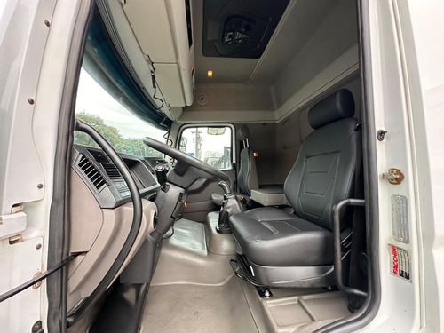 Vw 24-280 Constellation 2020 6x2 Leito Teto Alto Financia