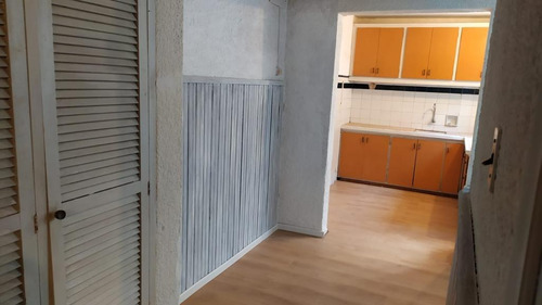 Venta Apartamento Con Renta En Brazo Oriental. 1 Dormitorio.