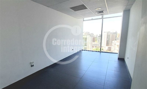 Se Arrienda Luminosa Oficina En Sector De Nueva Las Condes