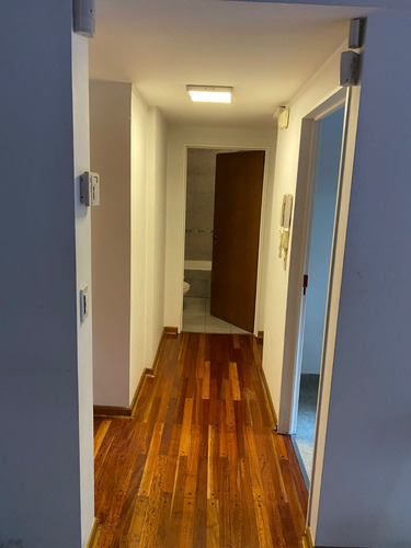 Vendo Departamento 2 Ambientes Barrio De Villa Devoto, 1er Piso Al Frente, Con Espacio Guardacoche