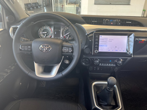 Toyota Hilux 2.8 Cd Srv 177cv 4x4 At