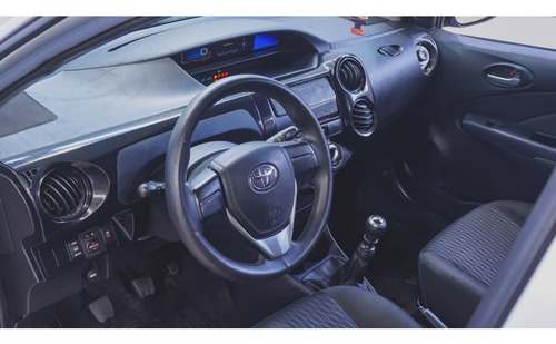 Toyota Etios 1.3 X 16V FLEX 4P MANUAL