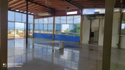 Se Vende Hotel En Urb. La Mira, Sector Playa El Agua Ve02-067mg-ss