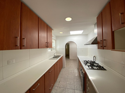 Rebajada Casa Patrimonal Remodelada 5d/3b/1bod/est