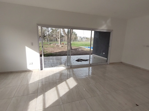 Imagen 7 de 19 de Casa San Ramiro Al 300 - Pilar Del Este