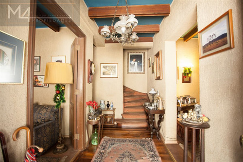 Casa En Tranquilo Barrio De Ñuñoa 6dorm 4bañ Y 2estc