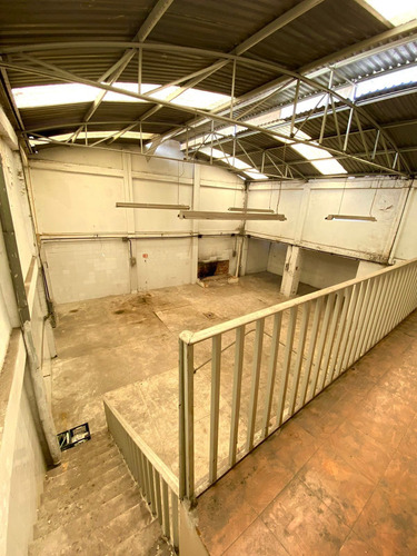Venta Bodega Con Departamentos Y Oficina Colonia Morelos