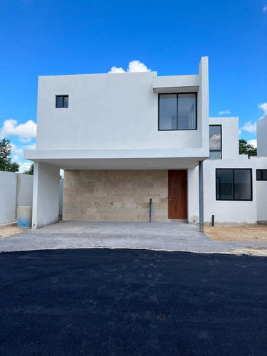 Casa En Venta Merida, Conkal, Privada Savara Residencial, Entrega Inmediata.