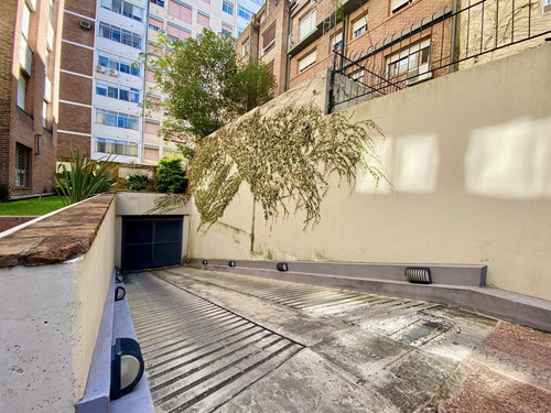 Imagen 4 de 7 de Excelente Cochera En Alquiler En Edificio Laguzzi - Centro De Martínez