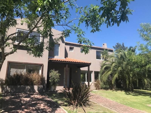 Imagen 2 de 13 de Casa En Venta En Barrio San Isidro Labrador - Villanueva Maroto Propiedades