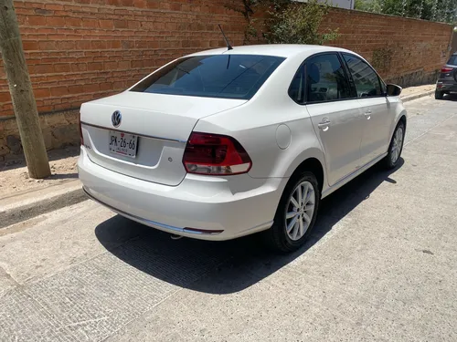 Volkswagen Vento 1.6 Highline Mt