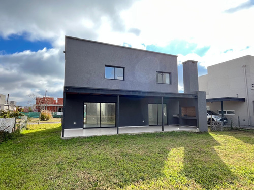 Casa En Venta A Estrenar En Barrio Araucarias Puertos Escobar