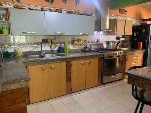Bello Apartoquinta De Oportunidad En Prebo