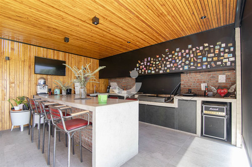 Espectacular Casa Para Tener Vida De Barrio !!