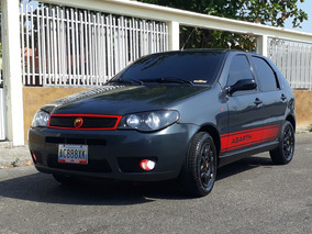 carros y camionetas en