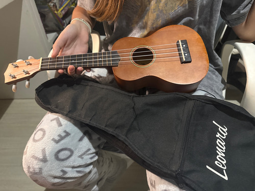 Ukelele Leonard Como Nuevo! Marrón (Usado)