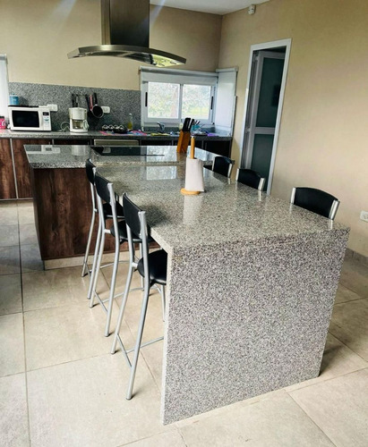 Oportunidad Venta Casa 4 Ambientes Piscina Toma Permuta