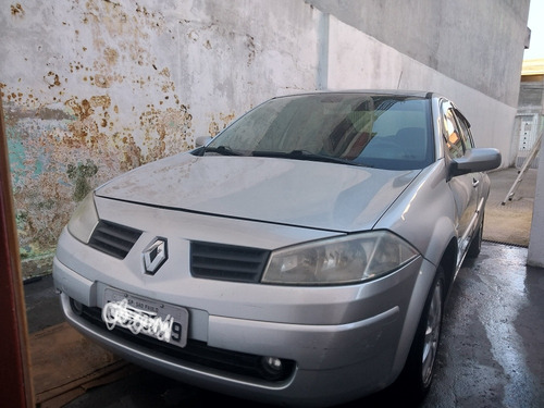 Renault Megane 2010 1.6 Dynamique Hi-flex 4p