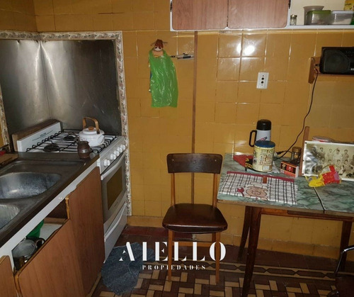 Imagen 4 de 8 de Casa 3 Ambientes. Garage, Patio Y Quincho. Para Reciclar. U$s 70.000