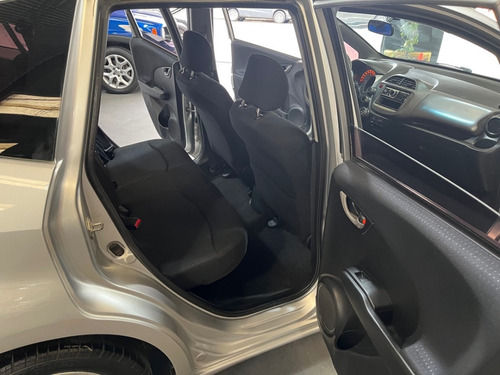 Imagen 8 de 15 de Honda Fit Lx Mt 2011