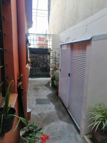 Casa Con Local A 100m. Centro Comercial Y Av. Principal!!!