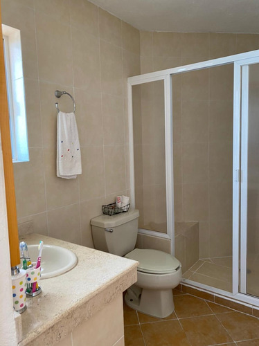 Imagen 5 de 14 de Venta De Casa Con Alberca, Amplio Jardín Y Vista Panorámica En Burgos