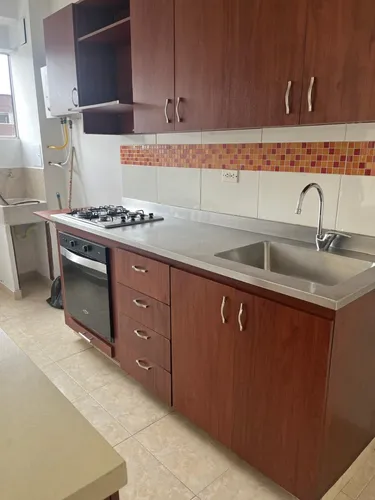 Apartamento Con Excelentes Espacios En Los Colores - Medellín, ¡oportunidad!