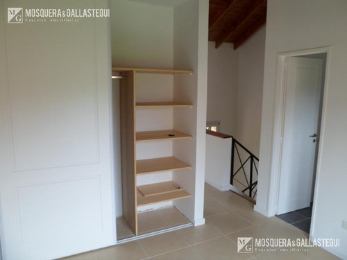 Imagen 7 de 10 de Mosquera Y Gallastegui - Excelente Duplex En Nuevo Pilar