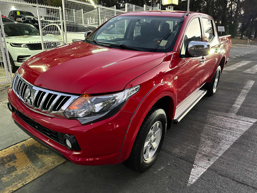 Mitsubishi L200 2.4 Cabina Doble 4x2 Mt