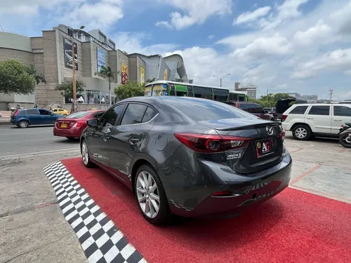 Mazda 3 GRAND TOURING 2.0 MT