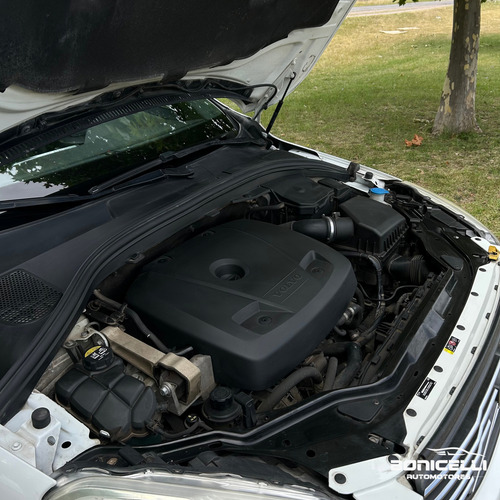 Volvo XC60 2.5 T5 Momentum
