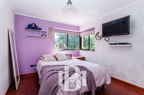 Casa En Venta De 6 Dorm. En Las Condes