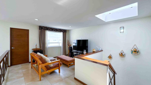 Casa En Venta En Calimaya, Con Excelente Mantenimiento.