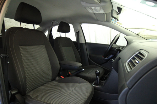 Volkswagen Vento 1.6 Confortline Mt