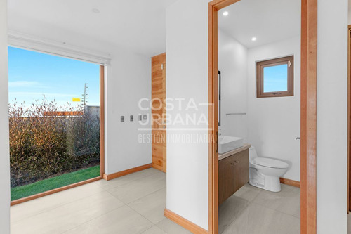 Casa Nueva En Bosques De Montemar, Concón