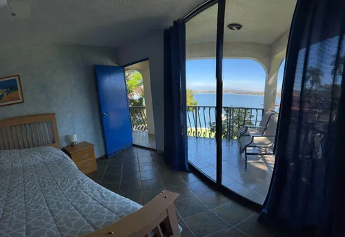 Casa En Venta En Teques Frente Al Lago
