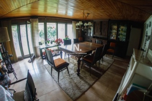 Casa En Venta De 4 Dormitorios, Pinares.- Ref: 3589