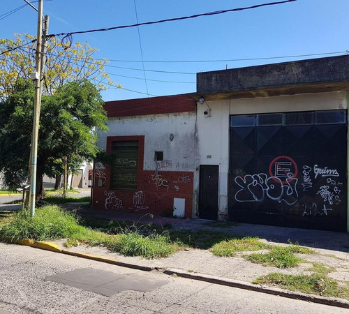 Casa Más Depósito En Lomas De Zamora, G.b.a. Zona Sur