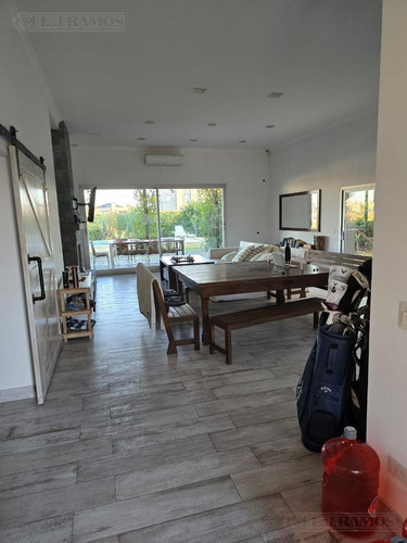 Casa 4 Ambientes Con Increible Vista En Canton Puerto - Escobar -pg